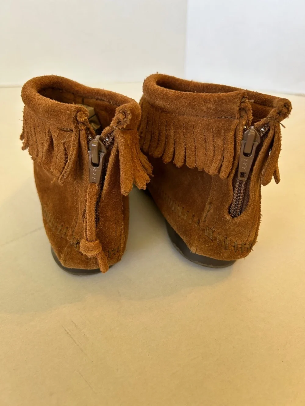 MINNETONKA FRINT MOC LEATHER BACK ZIP ANKLE BOOTS SIZE 2